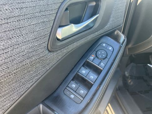 Used 2023 Nissan Rogue SV AWD/4WD image 10