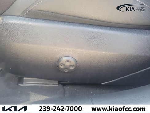 Used 2023 Mercedes-Benz C 300 4MATIC Sedan image 21