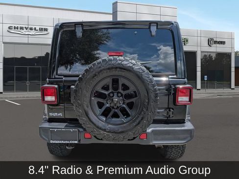 Used 2021 Jeep Wrangler Unlimited Sahara w/ Uconnect 4C Nav & Sound Group AWD/4WD image 4