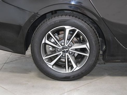 Used 2024 Kia Forte LXS FWD image 13