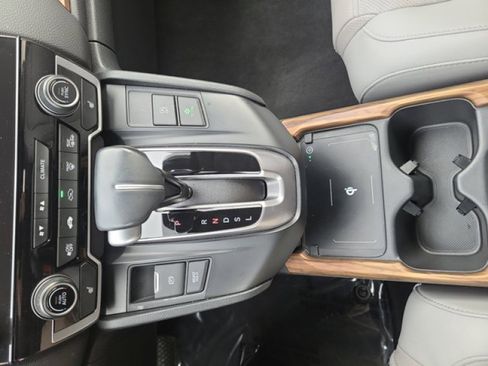 Used 2020 Honda CR-V Touring image 15