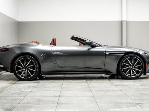 Used 2019 Aston Martin DB11 Volante RWD image 10