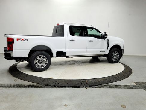 New 2026 Ford F250 Lariat w/ Chrome Package image 8