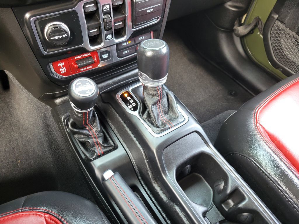 Used 2023 Jeep Wrangler Unlimited Rubicon 4xe AWD/4WD image 15