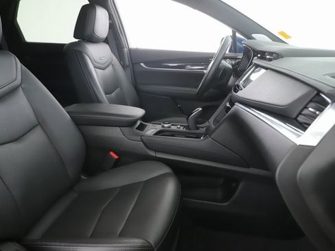Used 2025 Cadillac XT5 Premium Luxury image 32