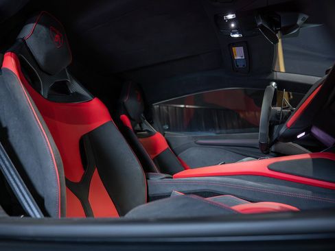 Used 2025 Lamborghini Revuelto AWD/4WD image 60