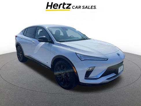 Used 2025 Buick Envista Sport Touring image 1