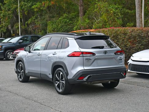 Certified 2024 Toyota Corolla Cross XSE image 3