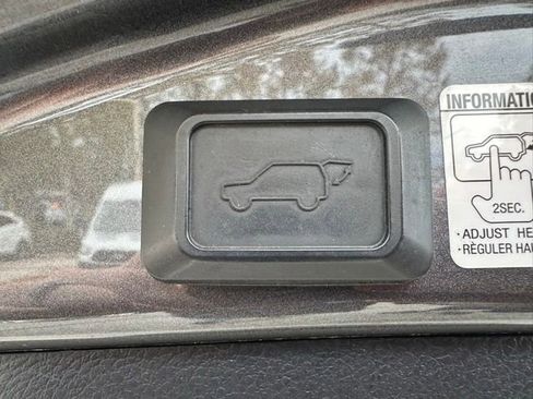 Used 2013 Toyota RAV4 Limited image 28