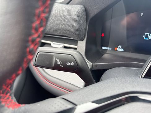 Used 2025 Ford Explorer ST-Line w/ ST-Line Street Pack image 12