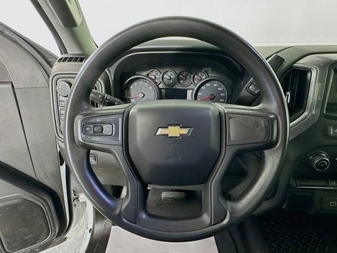 Used 2019 Chevrolet Silverado 1500 Custom w/ Custom Value Package image 12