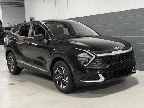 Used 2023 Kia Sportage LX AWD/4WD image 2