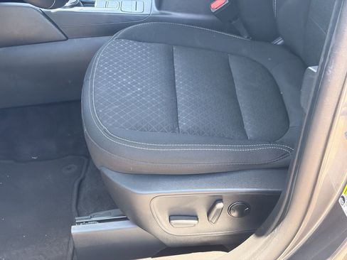 Certified 2024 Ford Escape Active AWD/4WD image 19