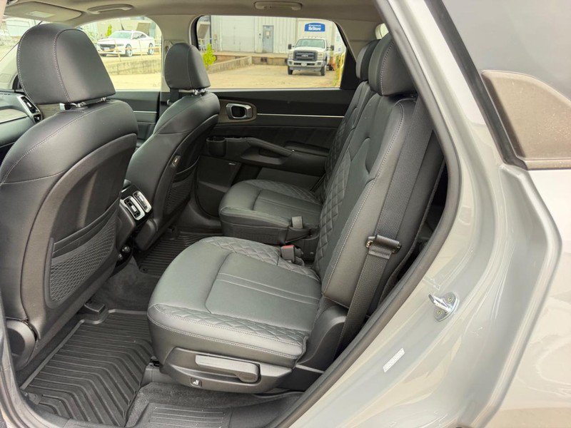 Used 2022 Kia Sorento SX Prestige AWD/4WD image 9