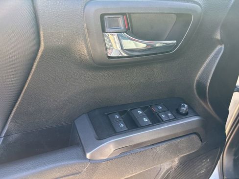 Used 2022 Toyota Tacoma TRD Off-Road w/ TRD Premium Off Road Package image 13