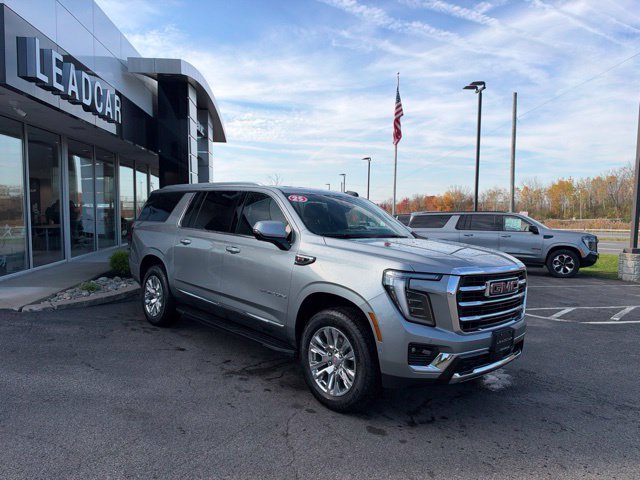 Used 2025 GMC Yukon XL Elevation w/ Technology Package AWD/4WD image 7