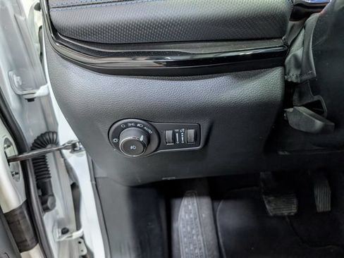 Used 2026 Jeep Compass Limited AWD/4WD image 19