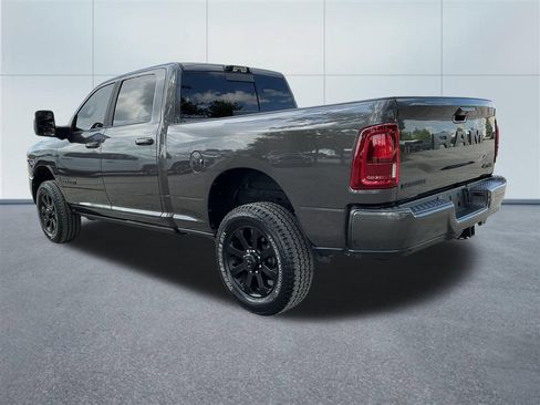 Used 2026 RAM 2500 Laramie AWD/4WD image 3