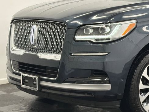 Used 2022 Lincoln Navigator Reserve image 2