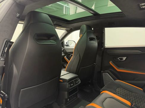 Used 2022 Lamborghini Urus AWD/4WD image 62