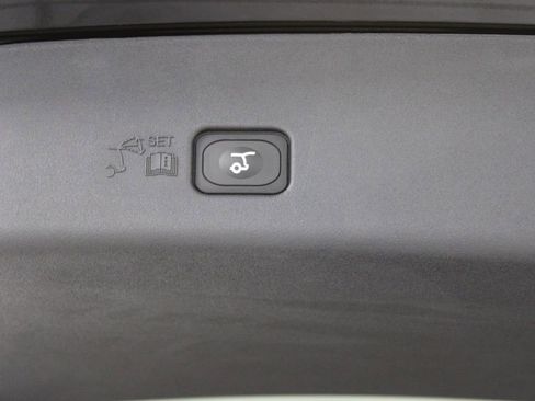 New 2025 Lincoln Nautilus Premier w/ Equipment Group 102A image 15