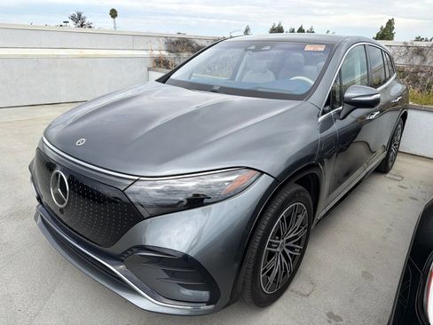 Used 2023 Mercedes-Benz EQS 580 4MATIC SUV image 2