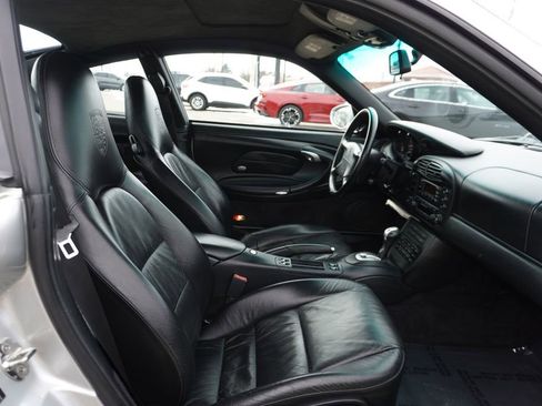 Used 2001 Porsche 911 Carrera RWD image 29