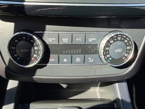 Used 2018 Mercedes-Benz GLE 350 4MATIC image 29