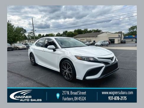 Used 2023 Toyota Camry SE FWD image 1
