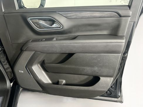 Used 2024 GMC Yukon SLT w/ SLT Premium Package RWD image 36