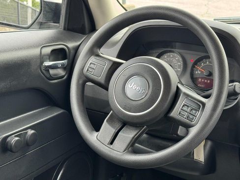 Used 2016 Jeep Patriot Sport FWD image 12