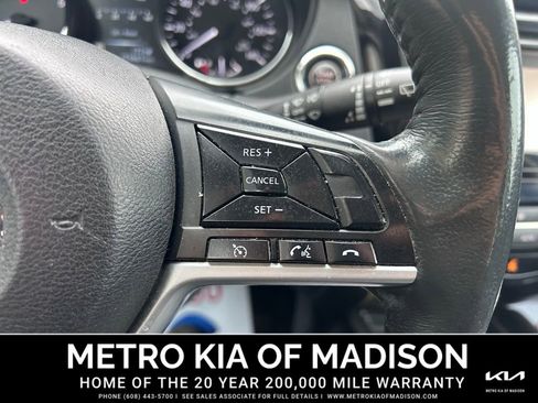 Used 2017 Nissan Rogue SL w/ SL Premium Package image 17