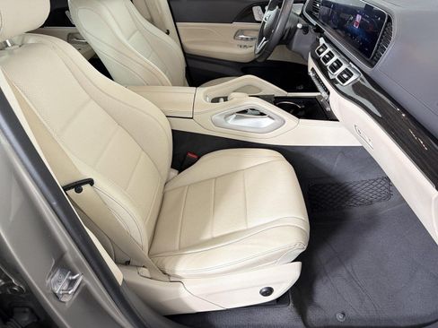 Used 2020 Mercedes-Benz GLS 450 4MATIC image 11
