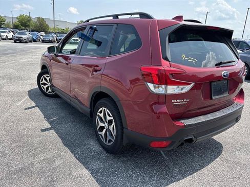Used 2021 Subaru Forester Premium AWD/4WD image 6