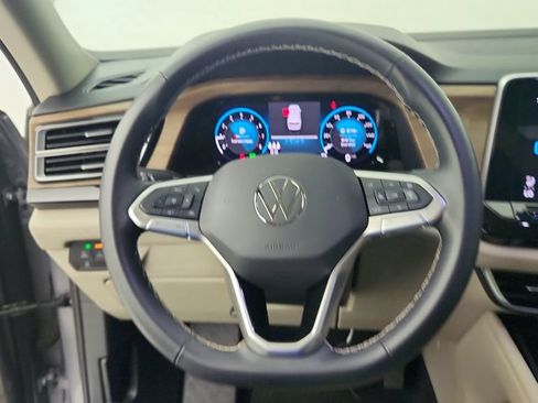 Used 2024 Volkswagen Atlas SE FWD image 19