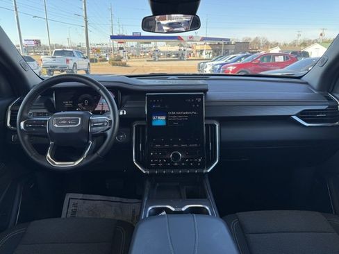 Used 2025 GMC Acadia Elevation image 8