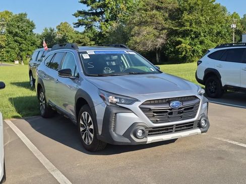 Used 2024 Subaru Outback Limited AWD/4WD image 6
