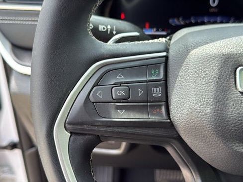 Certified 2023 Jeep Grand Cherokee Altitude AWD/4WD image 16