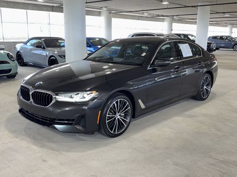 Used 2021 BMW 540i w/ Premium Package image 4