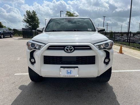 Used 2021 Toyota 4Runner SR5 AWD/4WD image 2