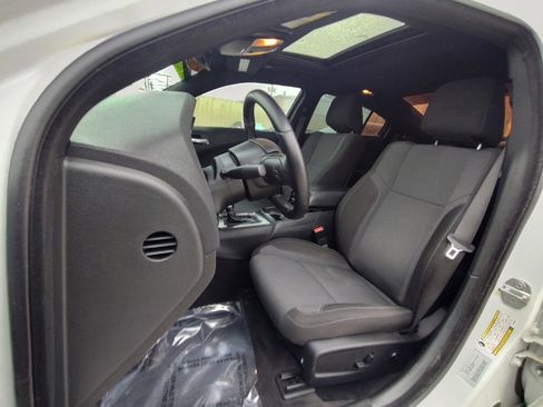 Used 2017 Dodge Charger SXT w/ Blacktop Package RWD image 34