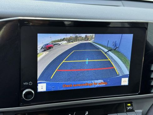 Used 2025 Toyota Camry LE FWD image 4