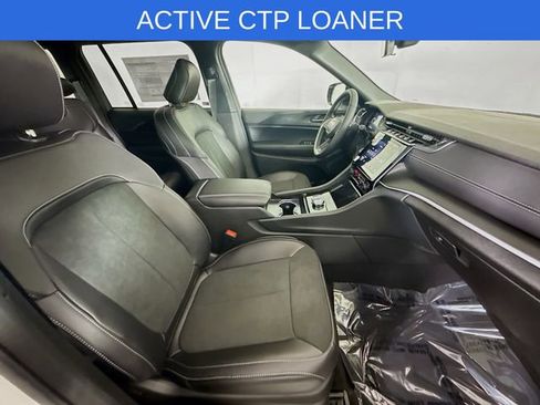 New 2025 Jeep Grand Cherokee Altitude AWD/4WD image 28