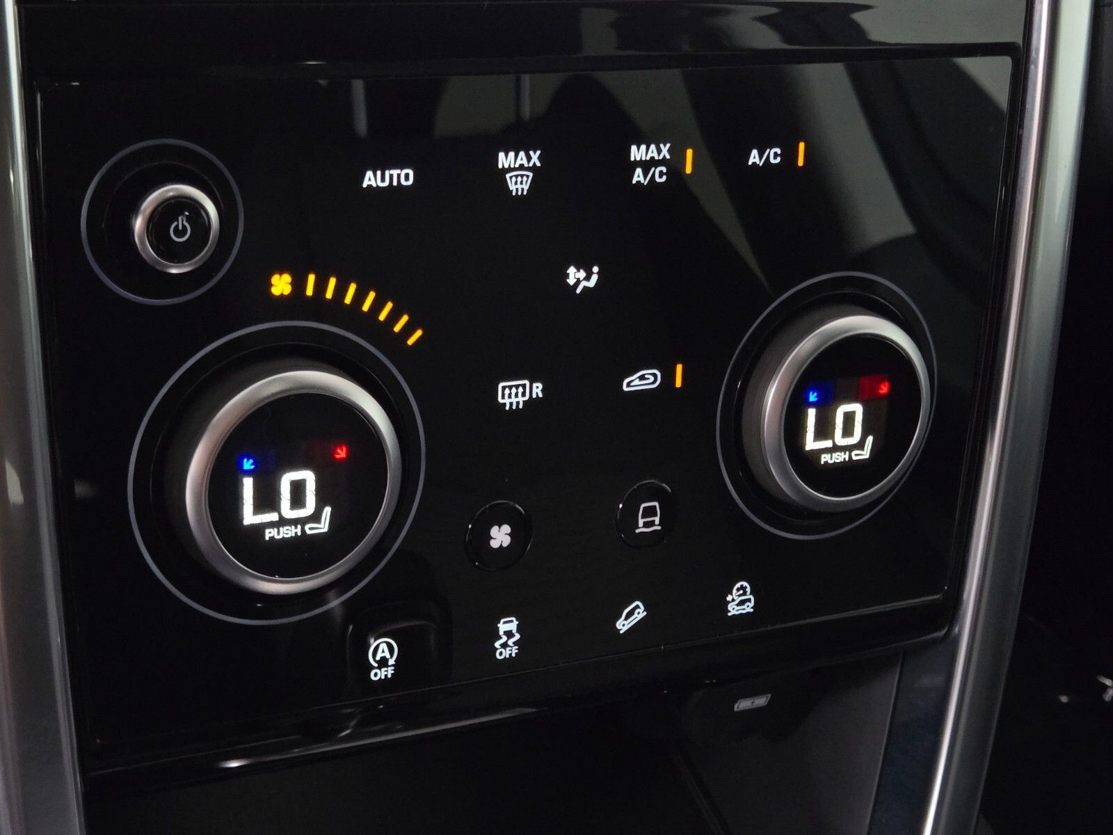 Used 2020 Land Rover Discovery Sport AWD/4WD image 28