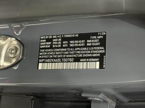 Used 2025 Porsche Macan 4S Electric AWD/4WD image 66