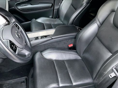 Used 2022 Volvo XC90 T6 Inscription w/ Climate Package image 17