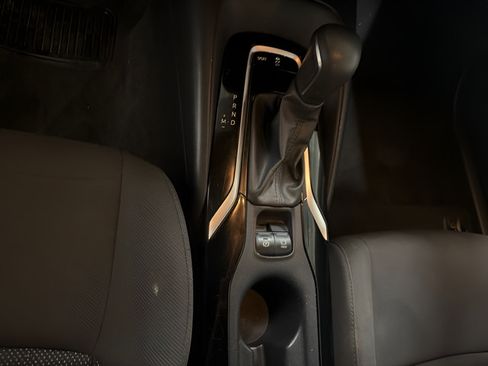 Used 2021 Toyota Corolla SE FWD image 17