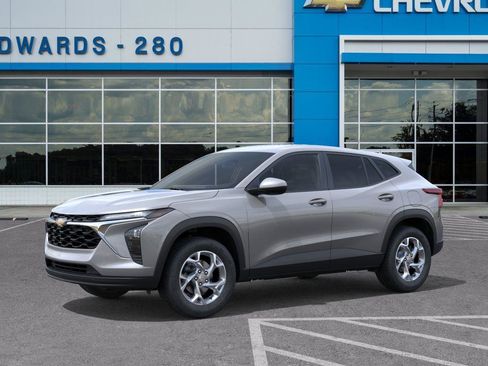 New 2026 Chevrolet Trax LS FWD image 2