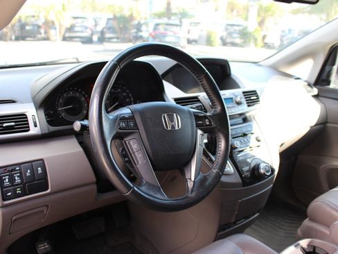Used 2013 Honda Odyssey Touring Elite image 18