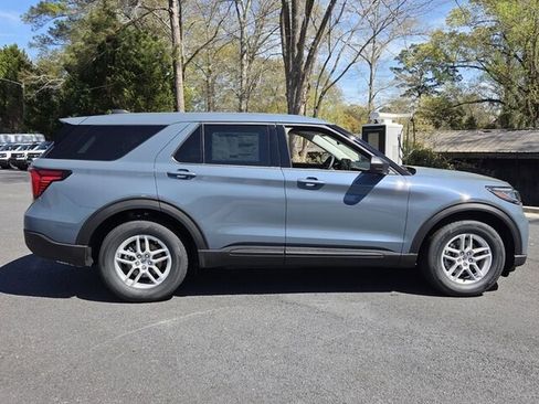 New 2026 Ford Explorer Active image 16